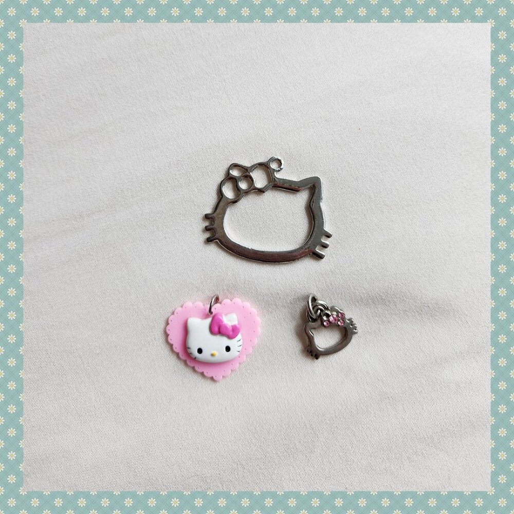 FREE Gift With Purchase - Hello Kitty Charms